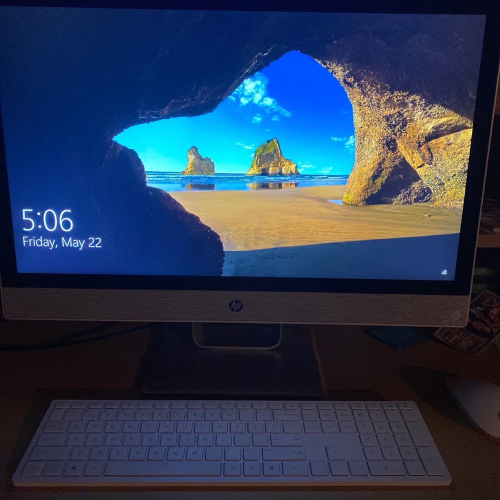 Hp Desktop Computer - Picture 2 of 3